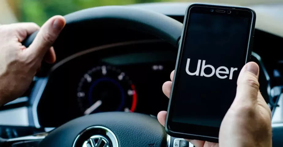 4ª Turma mantém rejeição de vínculo de emprego de motorista de Uber